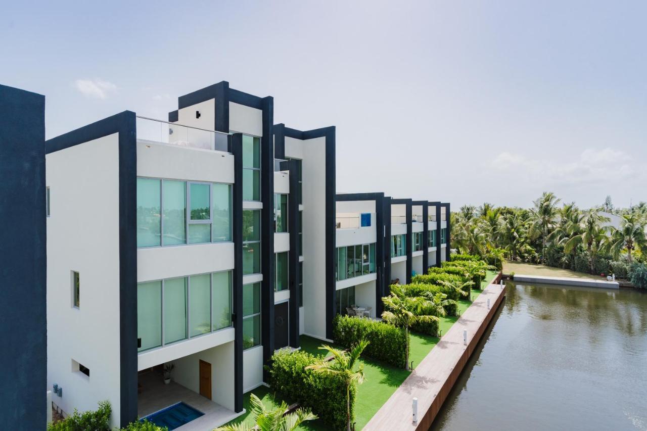 One Canal Point George Town Exteriér fotografie